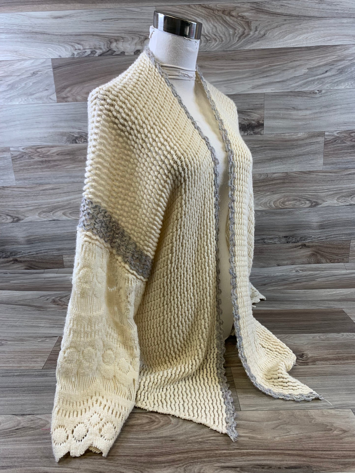 Sweater Cardigan By Anthropologie In Ivory, Size: Osfm