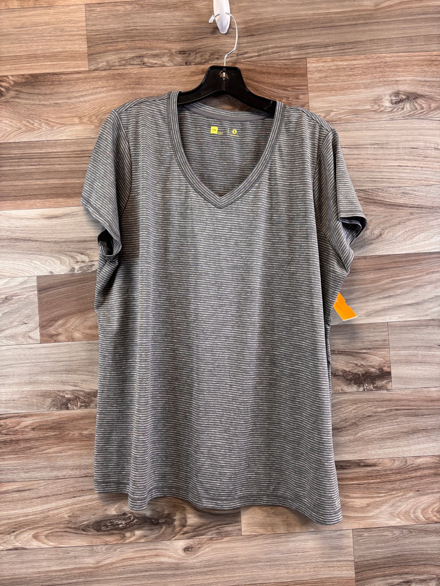 Athletic Top Short Sleeve By Xersion In Grey & White, Size: 1x