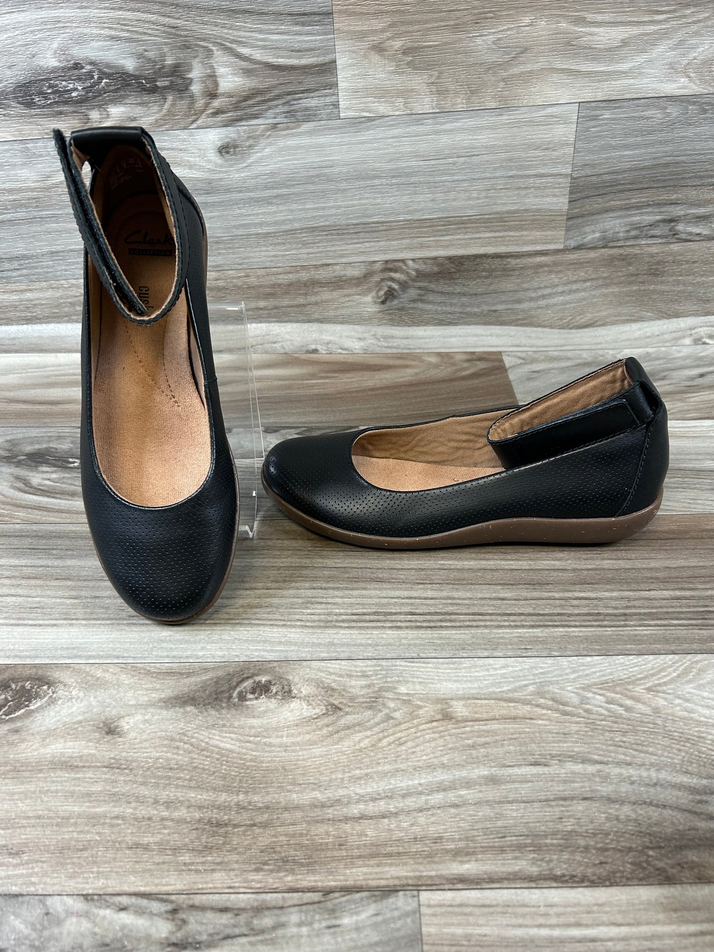 Shoes Flats By Clarks In Black, Size: 9