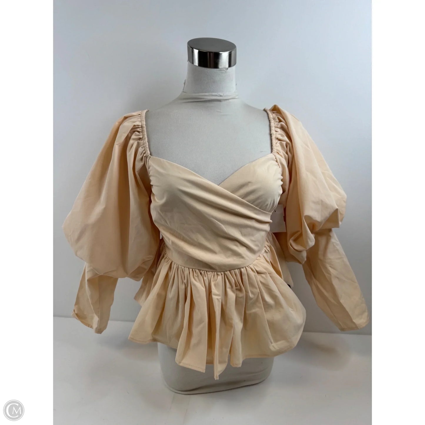 Top Short Sleeve By Vici In Ivory, Size: S