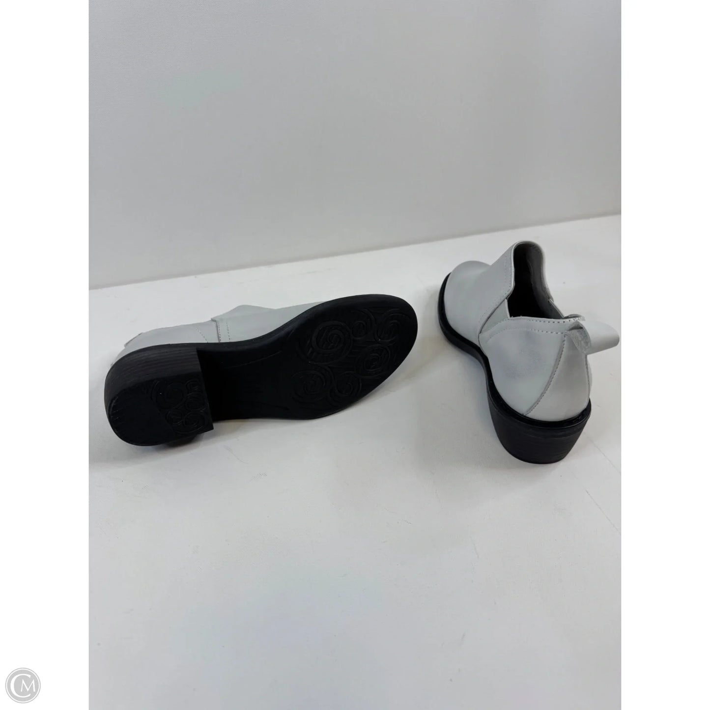 Boots Ankle Heels By Alegria In Silver, Size: 7