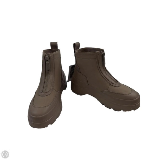 Boots Rain By Hunter In Taupe, Size: 6