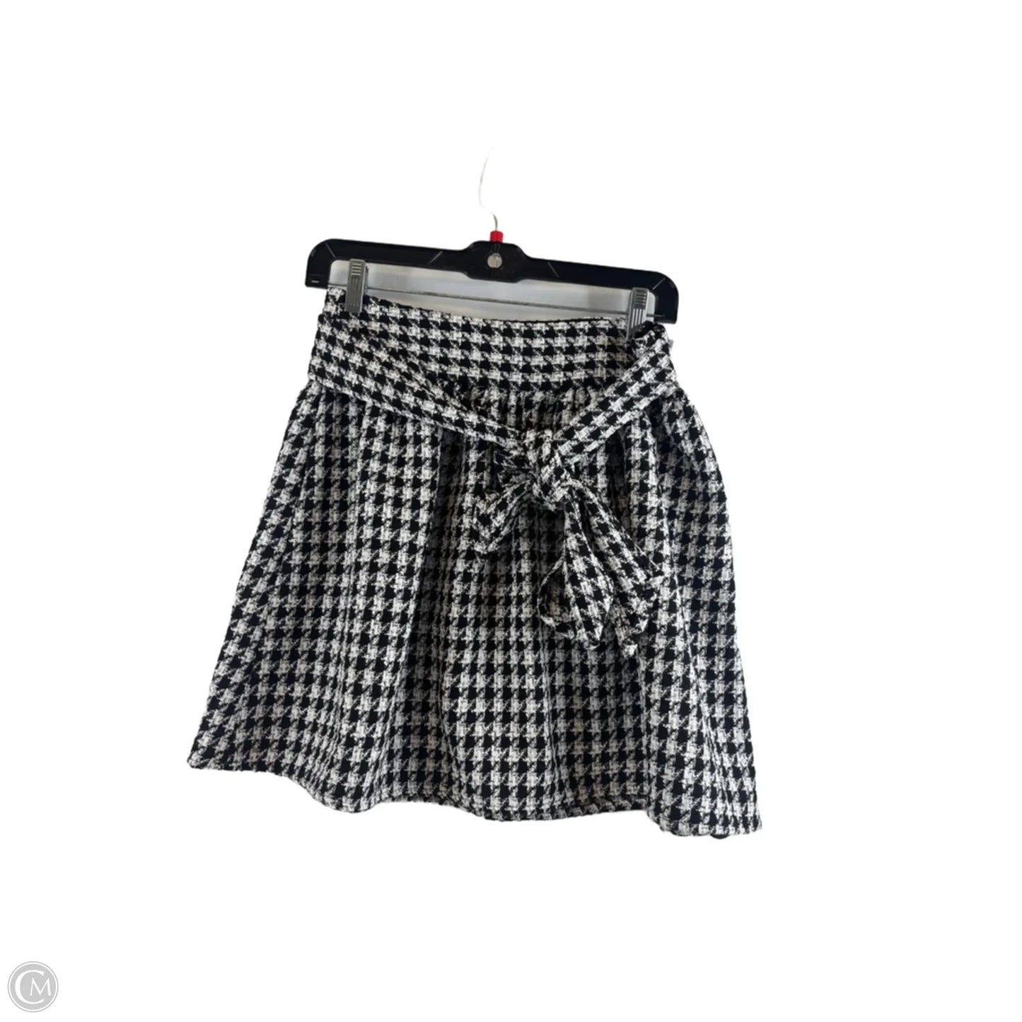 Skirt Mini & Short By Express In Black & White, Size: 6