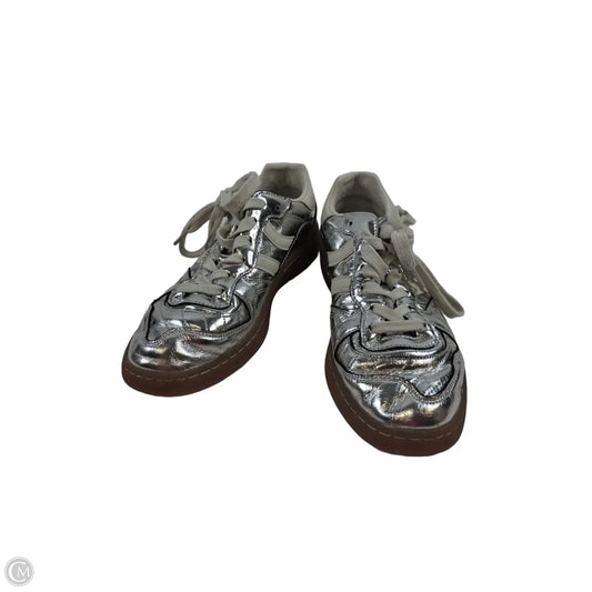 Shoes Sneakers By Clothes Mentor In Silver & Tan, Size: 9