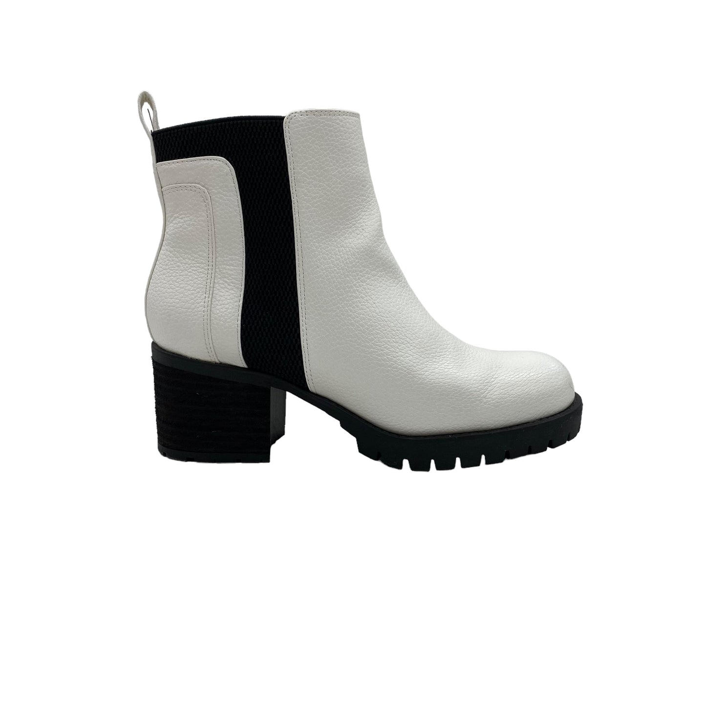 WHITE BOOTS ANKLE HEELS by MIA Size:8