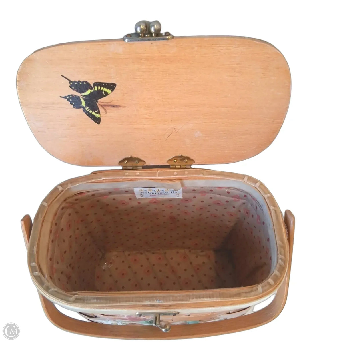 Handbag Size: Medium