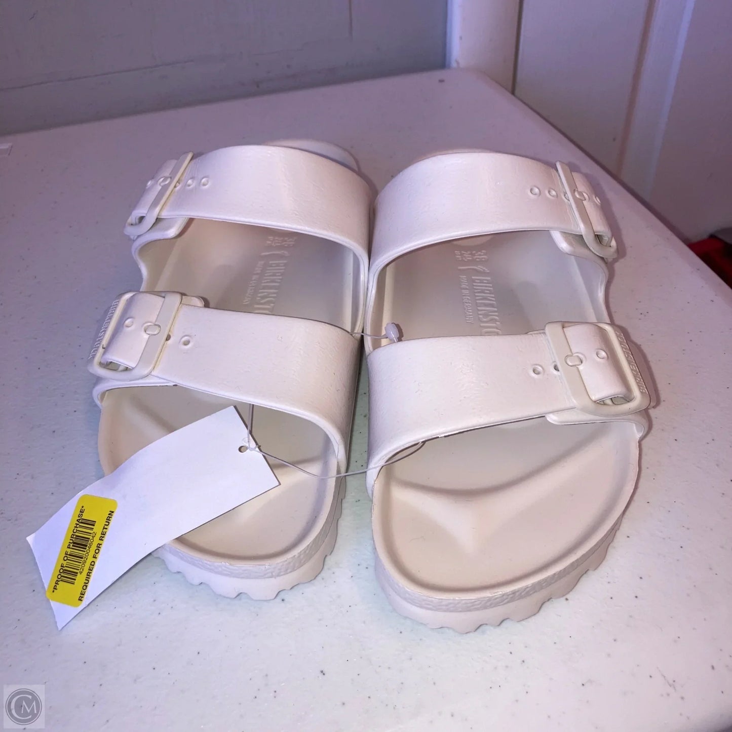 Sandals Flats By Birkenstock In Cream, Size: 7