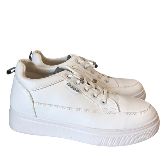 Shoes Sneakers By Madden Girl In White, Size: 9