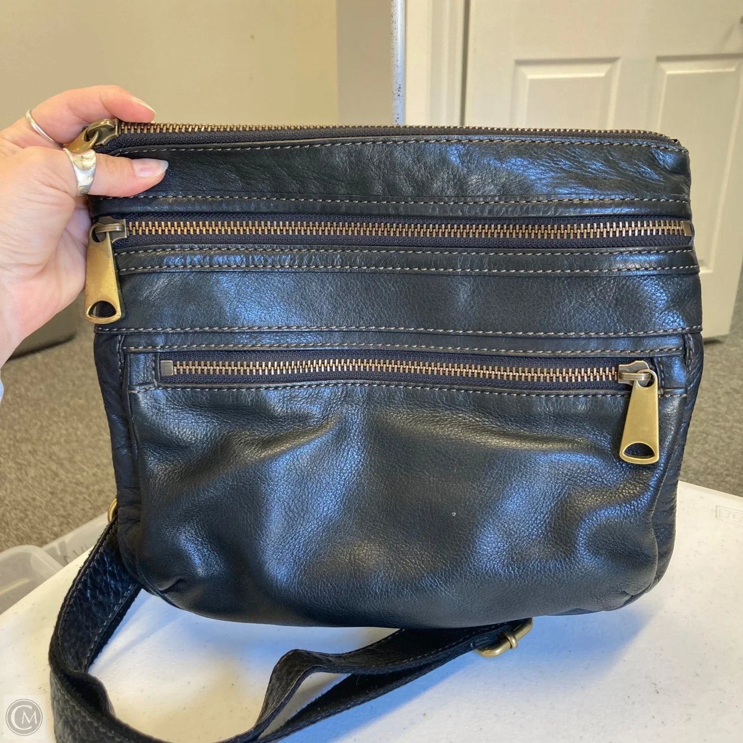 Crossbody By Fossil, Size: Medium