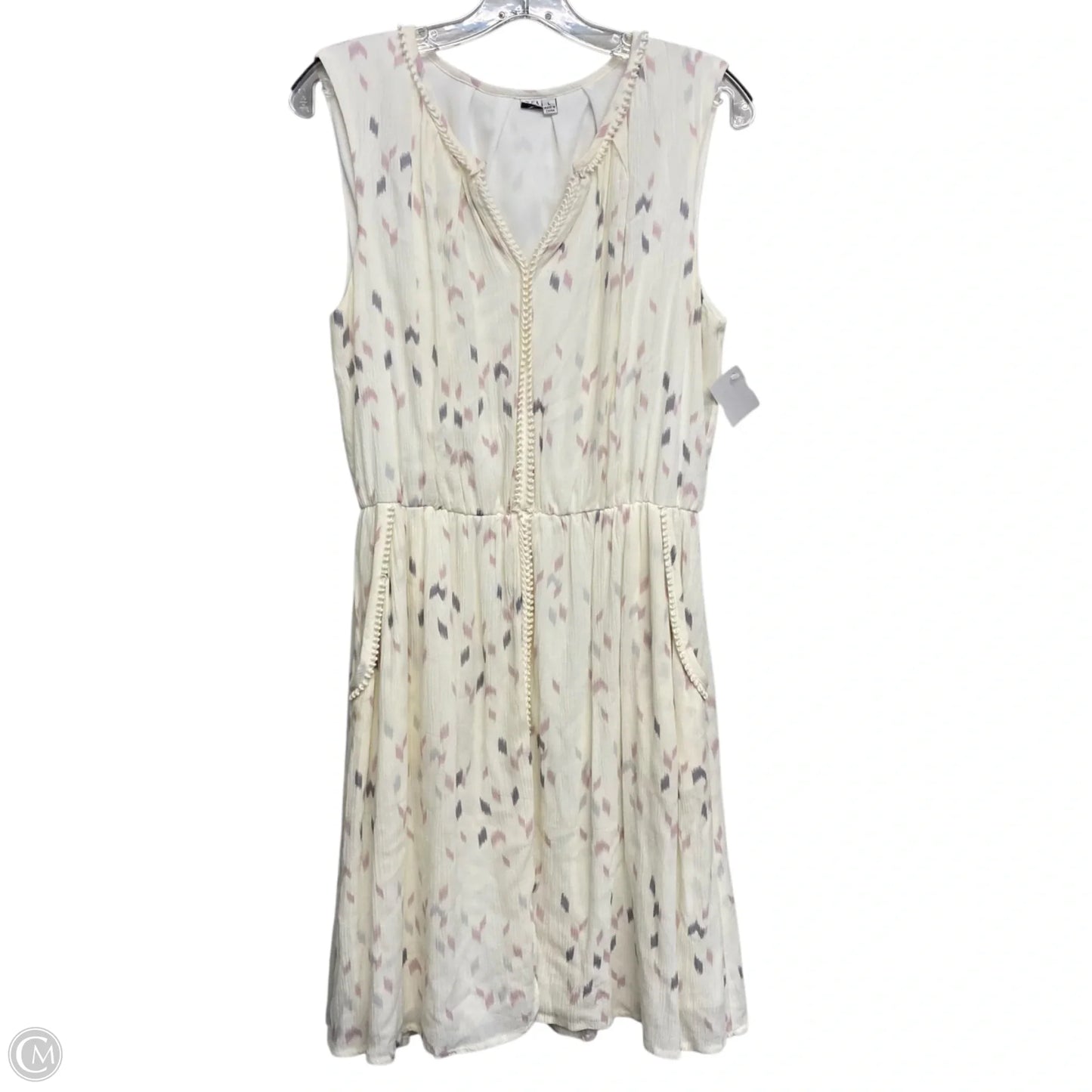Dress Casual Short By Q & A In Cream, Size: L