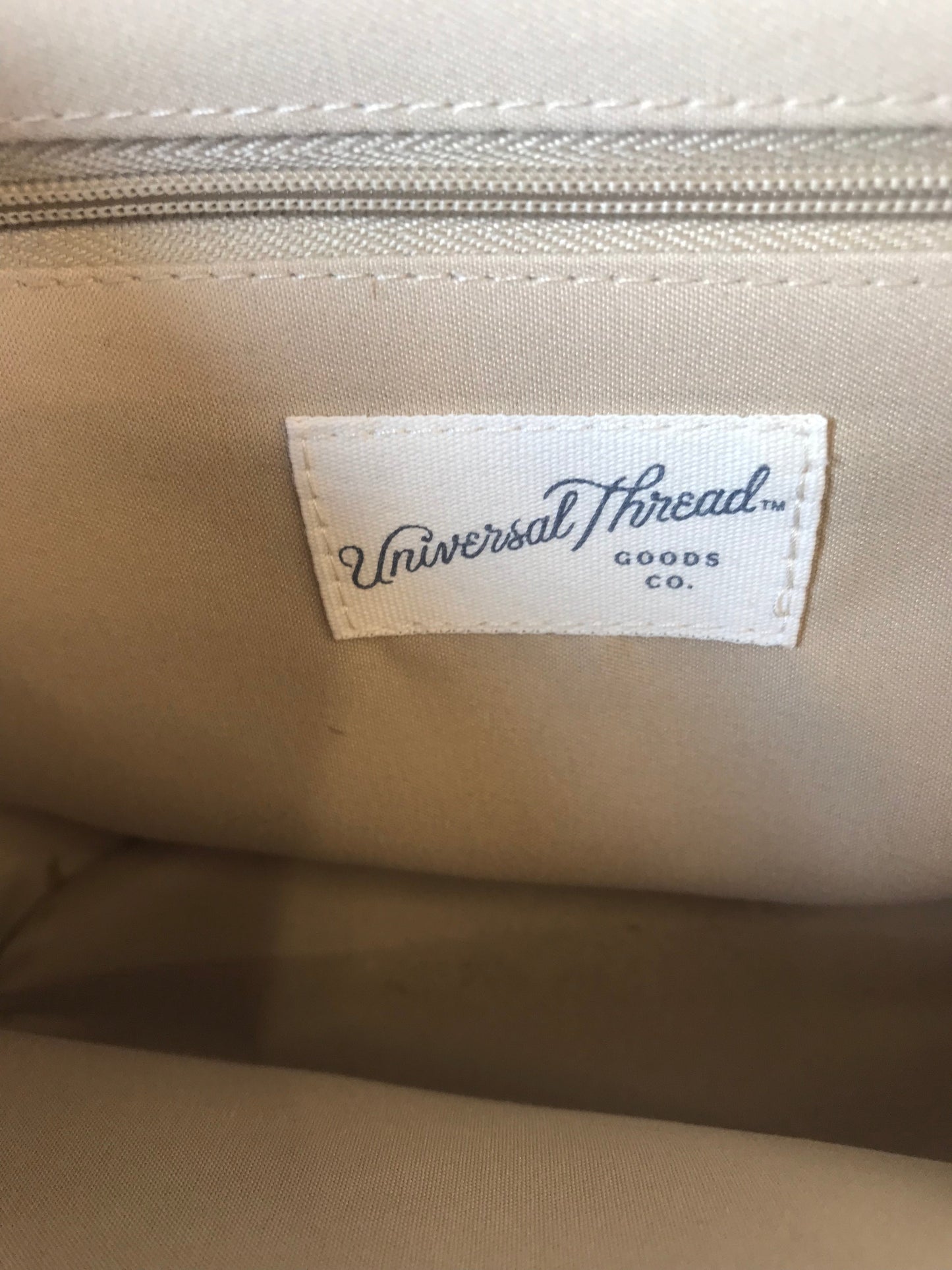 Handbag By Universal Thread, Size: Small