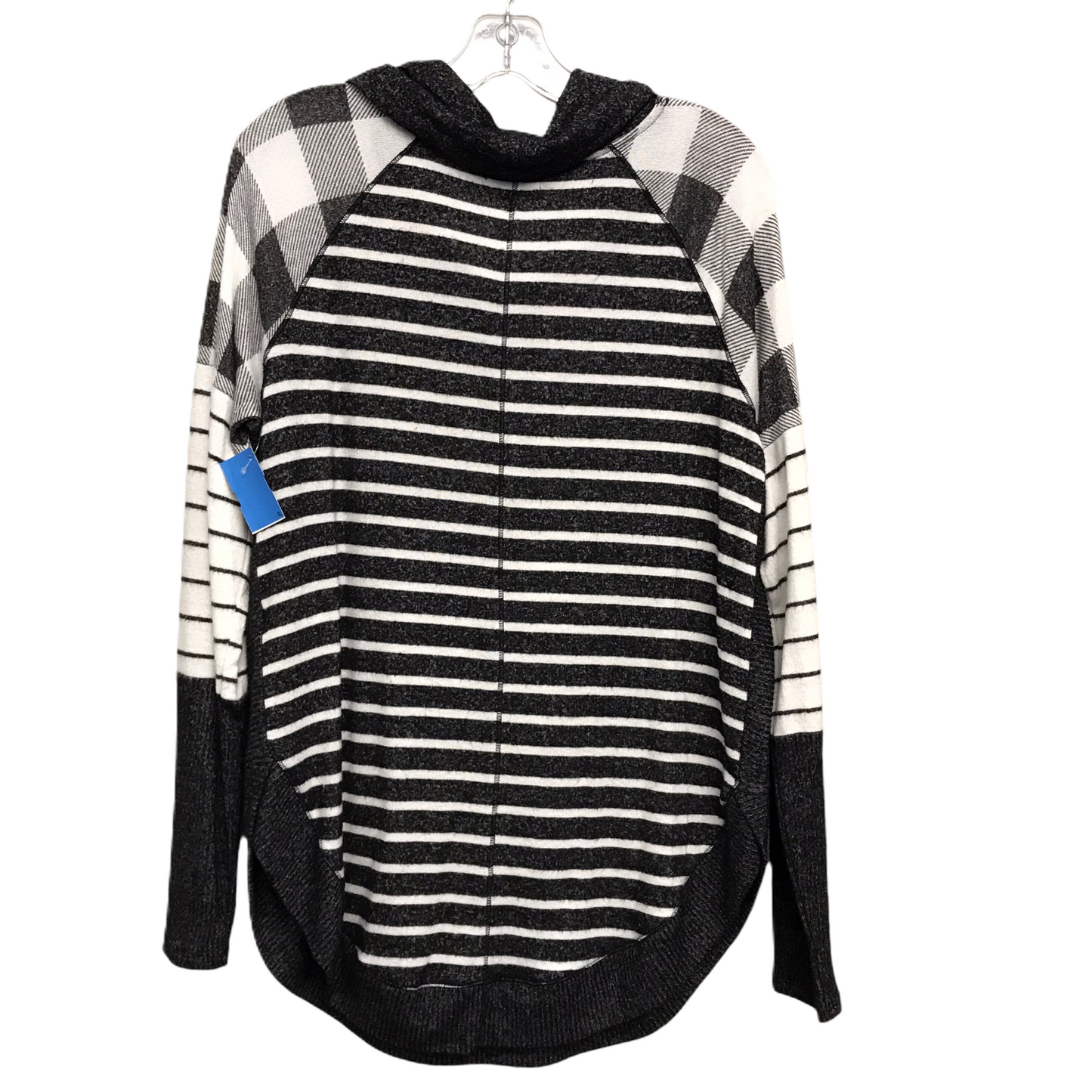 Top Long Sleeve By Maurices In Black & White, Size: M