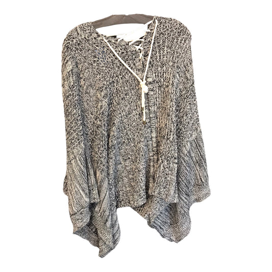 Poncho By Paper Crane  Size: M