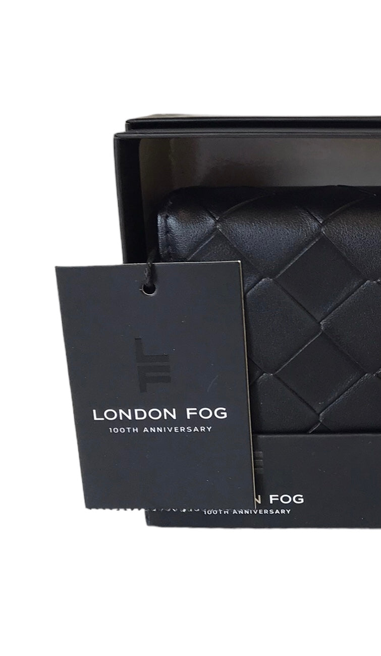 Wallet By London Fog  Size: Large