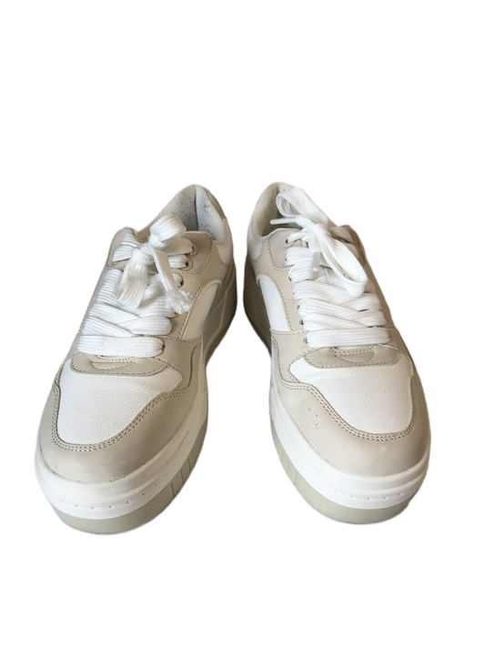 White Shoes Sneakers By Zara, Size: 6.5