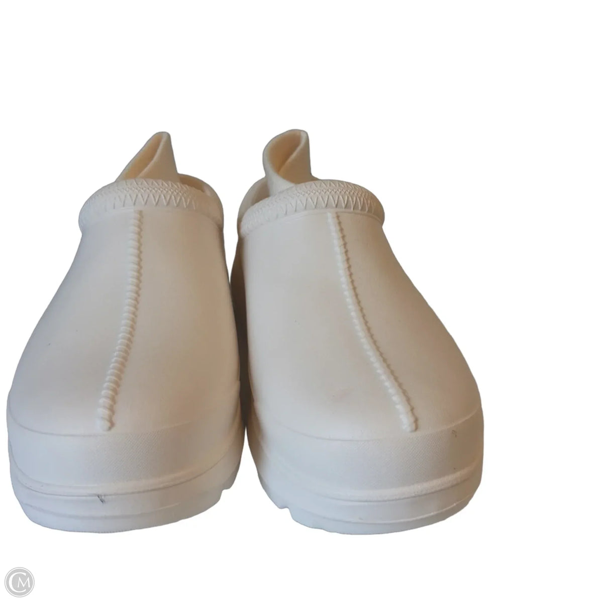 Shoes Designer By Ugg In White, Size: 9.5