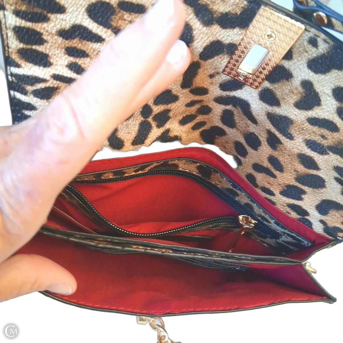 Crossbody Designer By Sondra Roberts, Size: Small