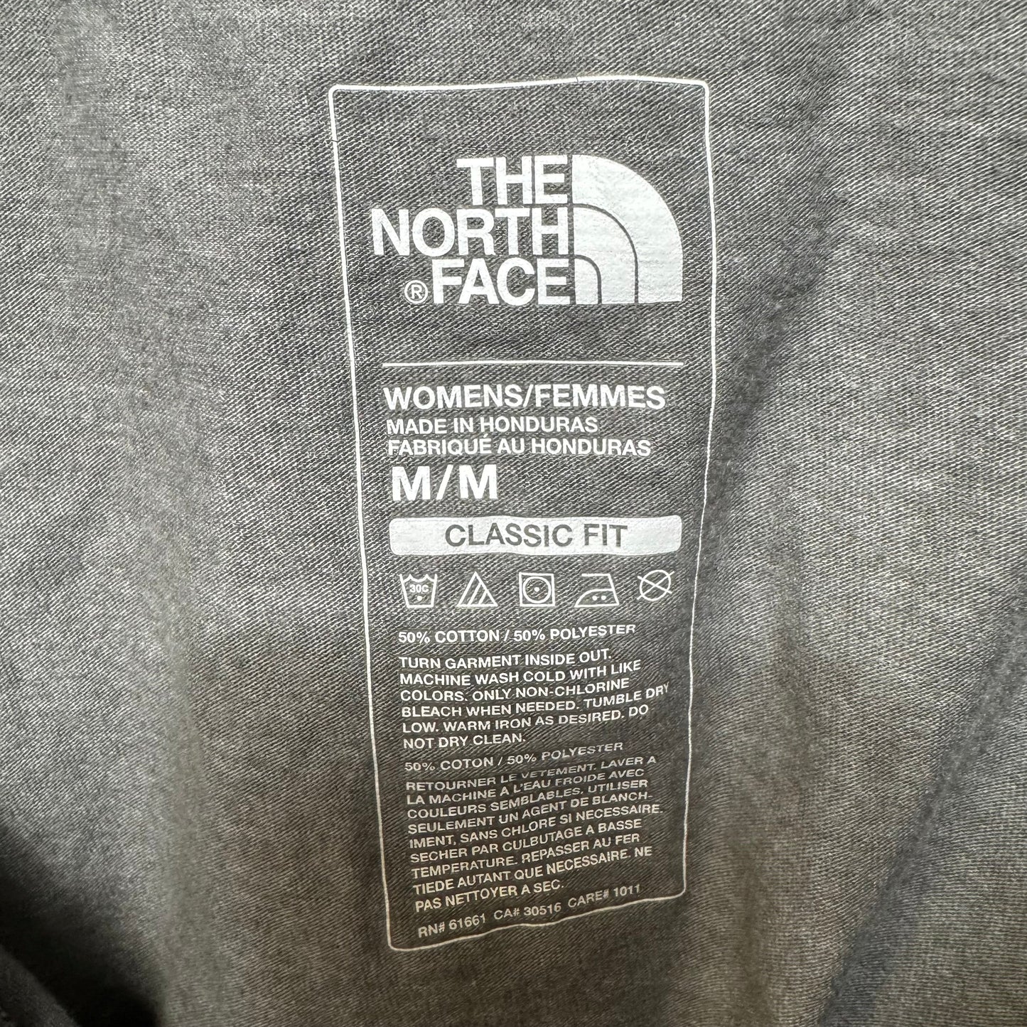 Classic Fit Athletic Top Long Sleeve Crewneck By The North Face In Grey, Size: M