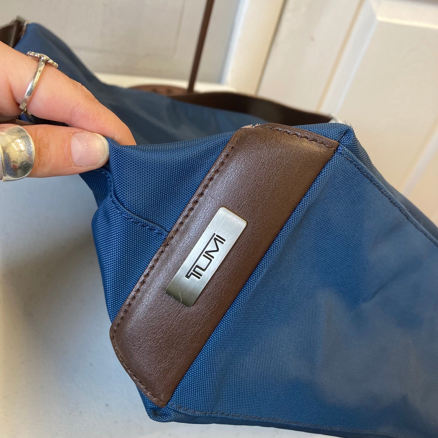 Handbag Designer By Tumi In Blue, Size:Large