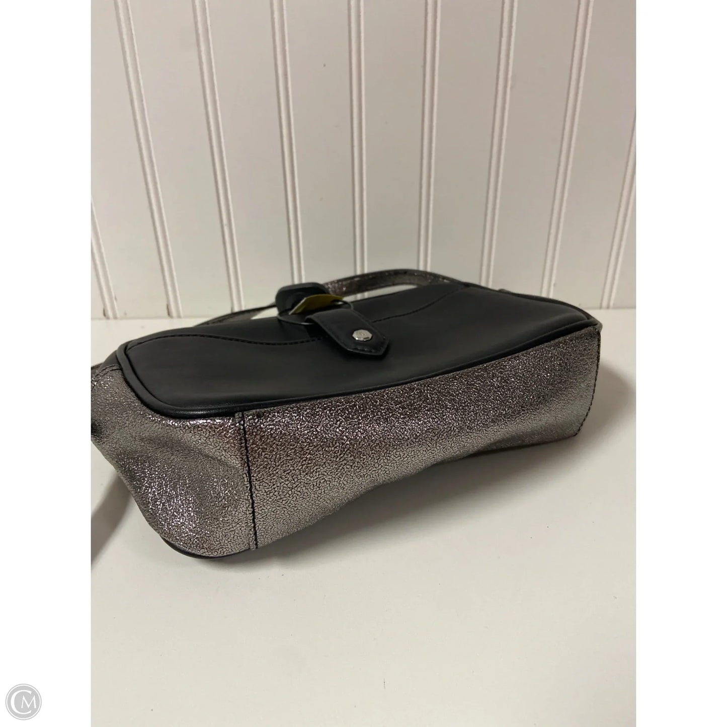 Handbag Leather By Gilli, Size: Medium