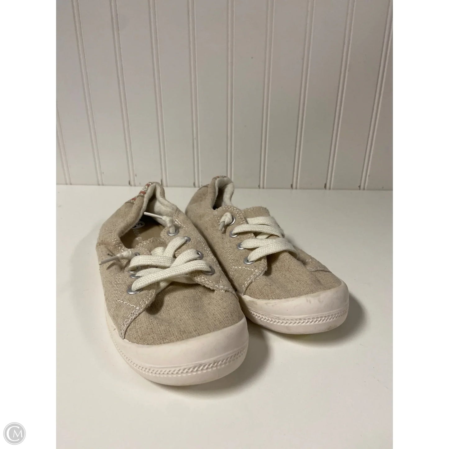 Shoes Sneakers By Steve Madden In Beige, Size: 6.5