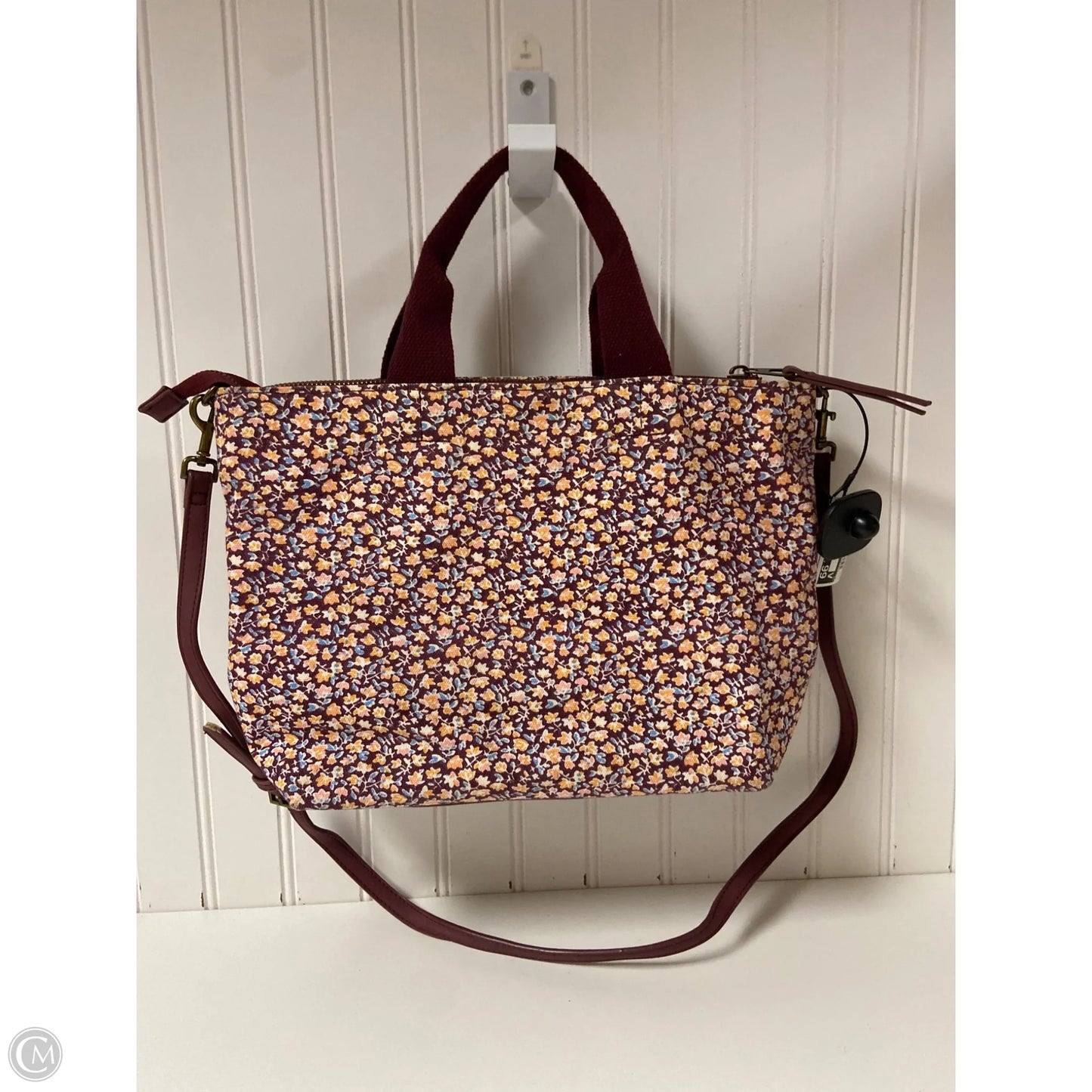 Handbag By Universal Thread, Size: Medium