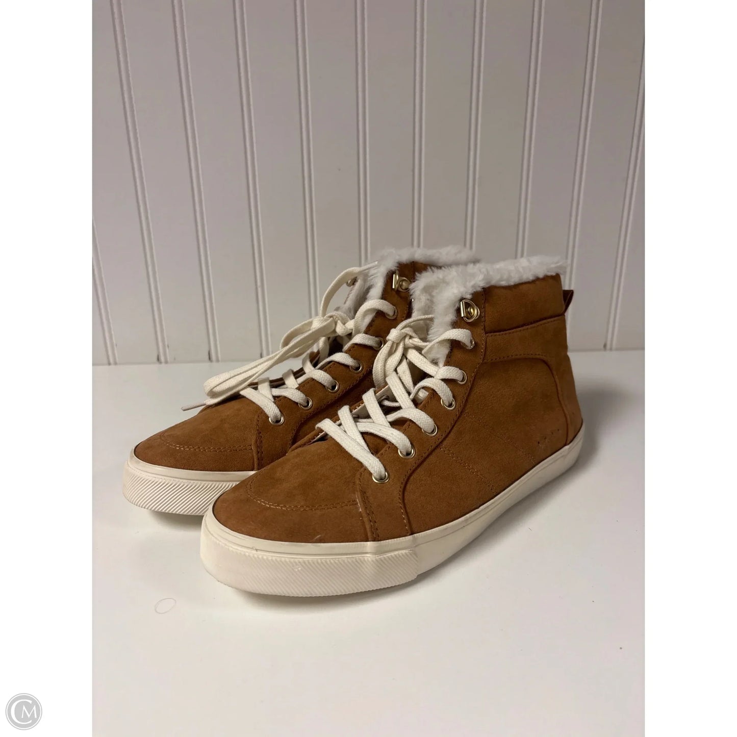 Shoes Sneakers By Old Navy In Tan & White, Size: 7