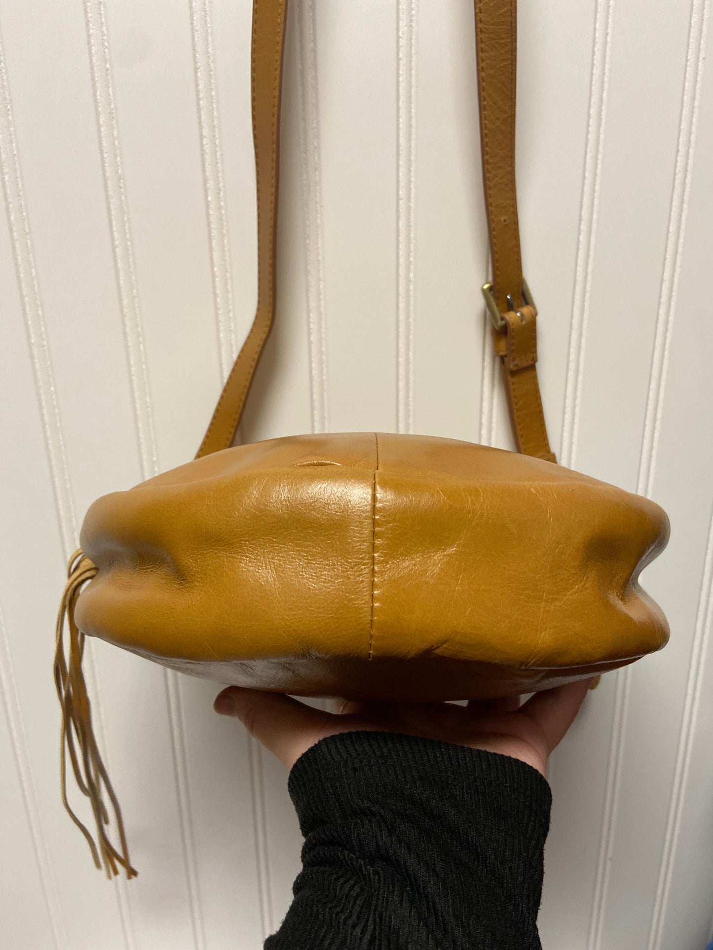 Crossbody Leather By Hobo Intl  Size: Medium