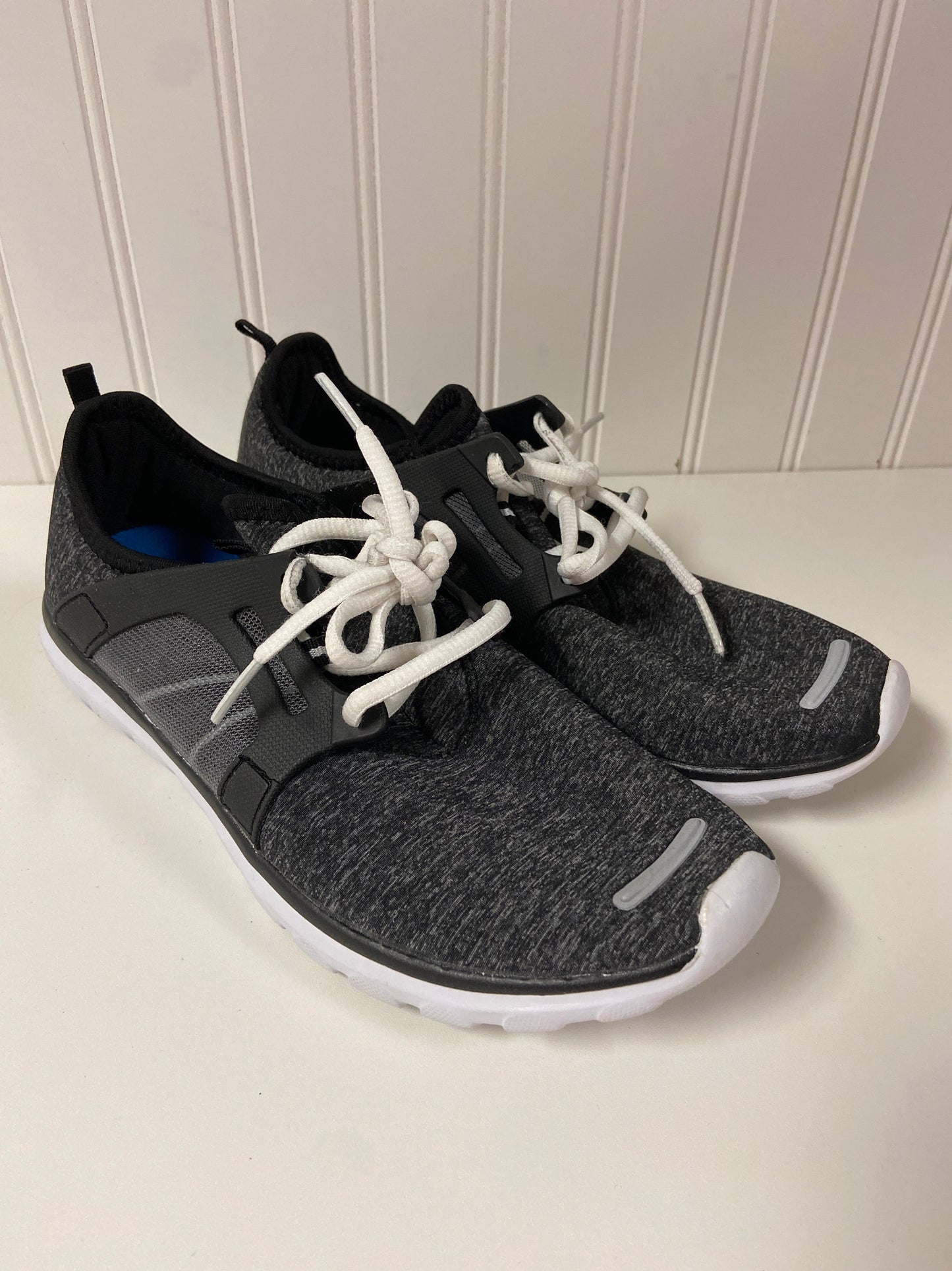 Shoes Athletic By Champion In Grey, Size: 7.5