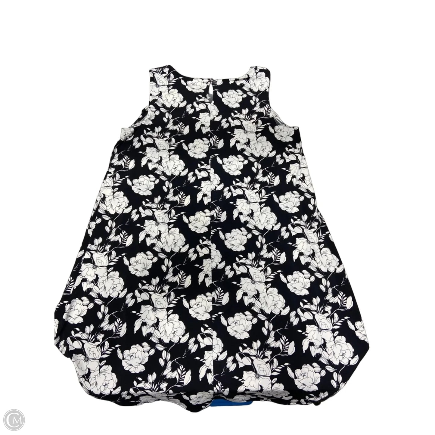 Dress Casual Short By Chicos In Black & White, Size: L