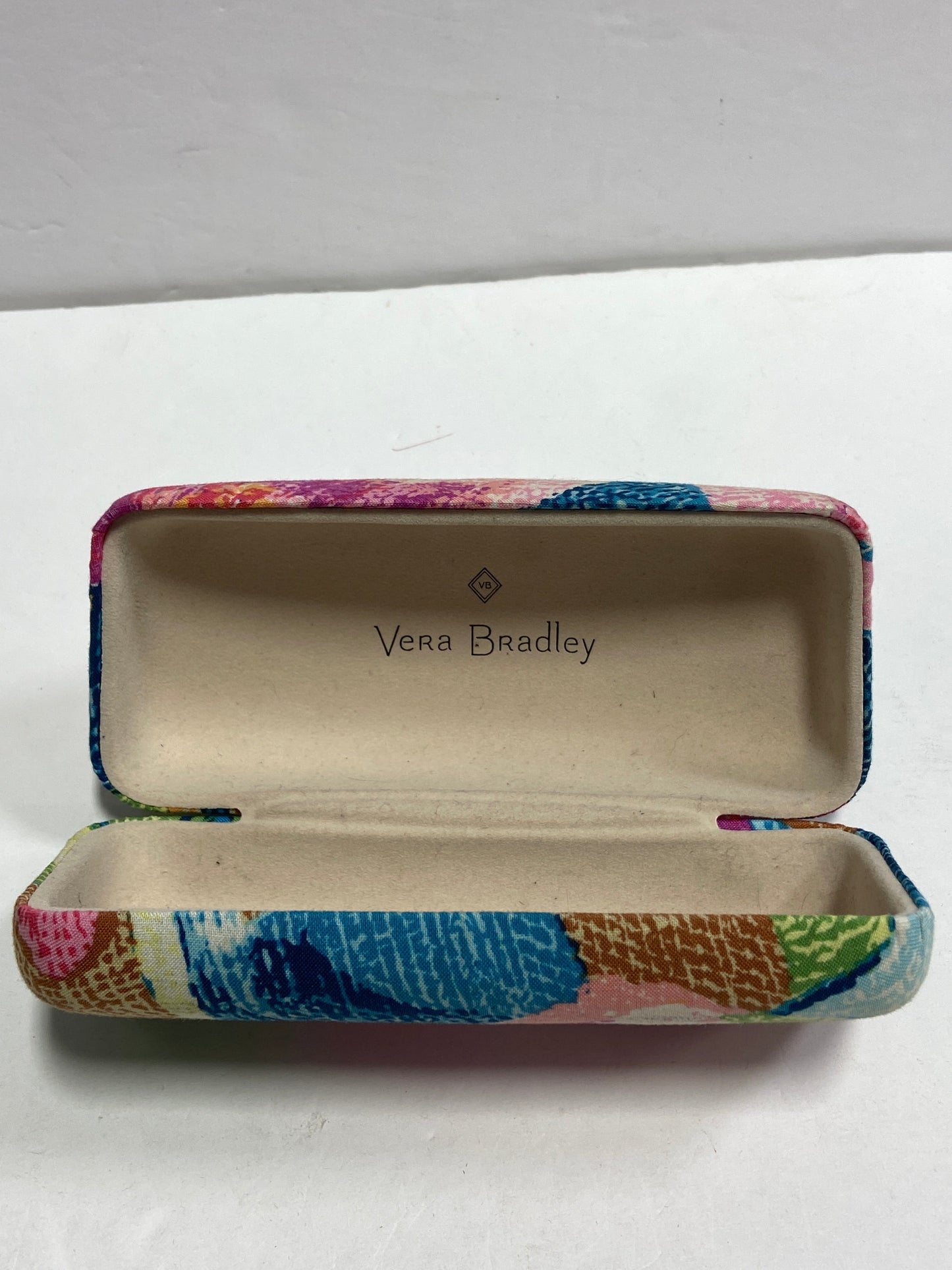 Sunglass Case By Vera Bradley  Size: 01 Piece