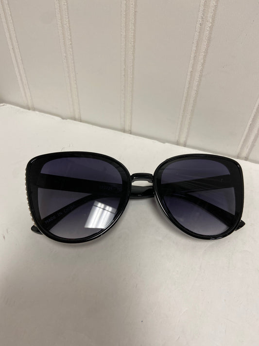 Sunglasses By Clothes Mentor  Size: 01 Piece