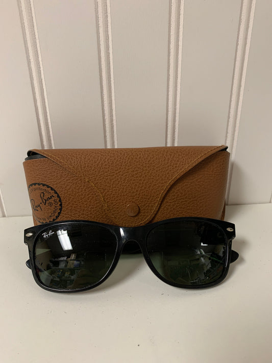 Sunglasses Designer By Ray Ban  Size: 01 Piece