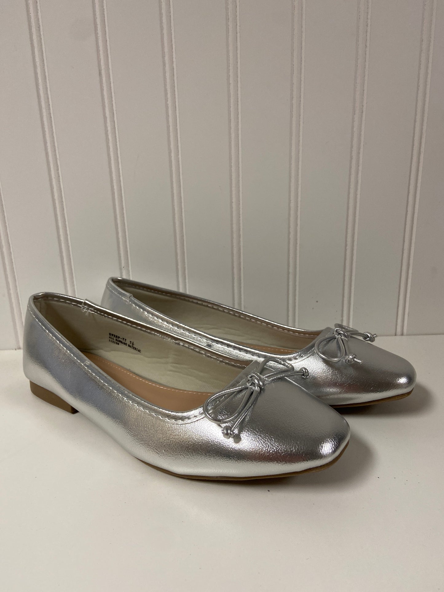 Silver Shoes Flats Bamboo, Size 7.5