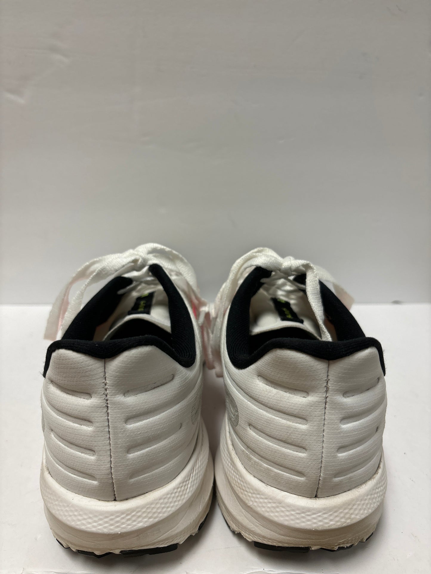 White Shoes Athletic Brooks, Size 11