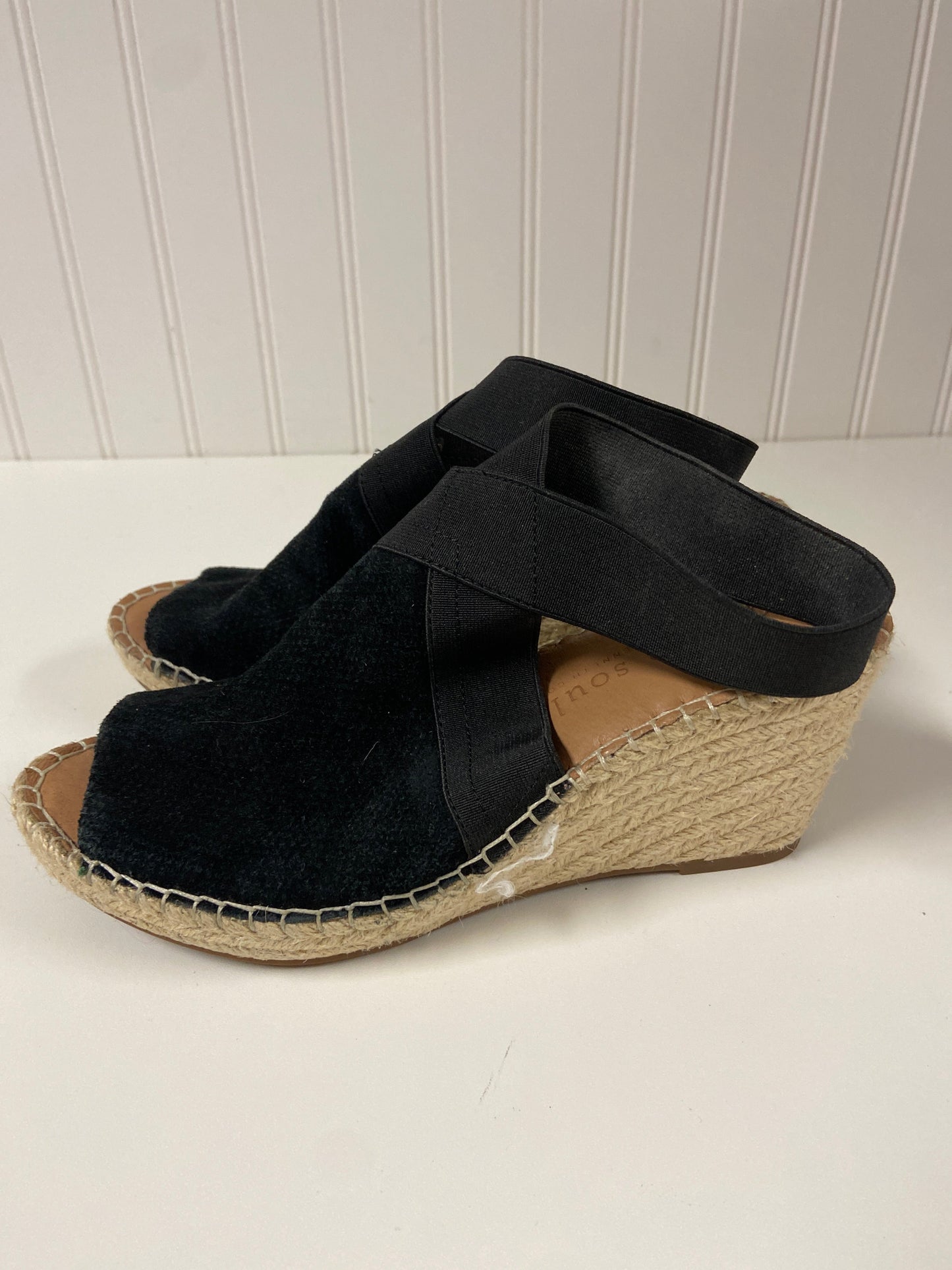 Black Sandals Heels Wedge Gentle Souls, Size 7