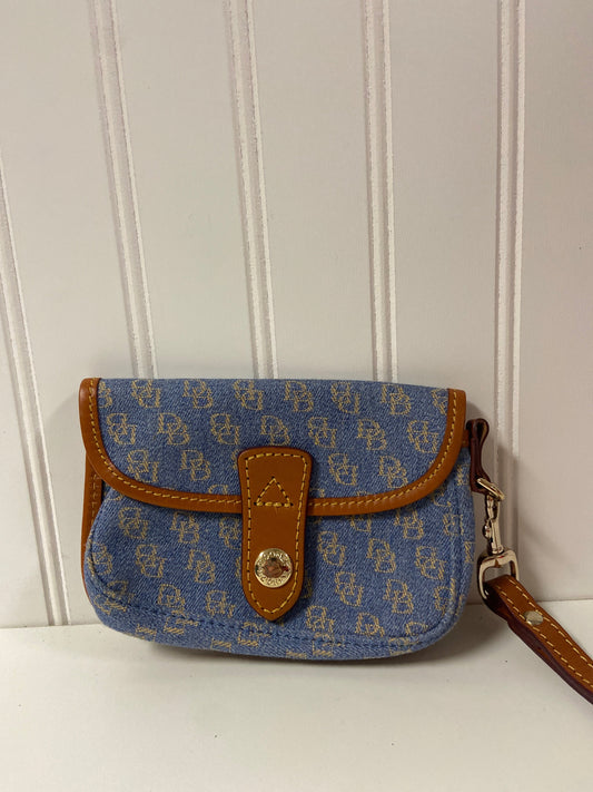 Wristlet Designer Dooney And Bourke, Size Small