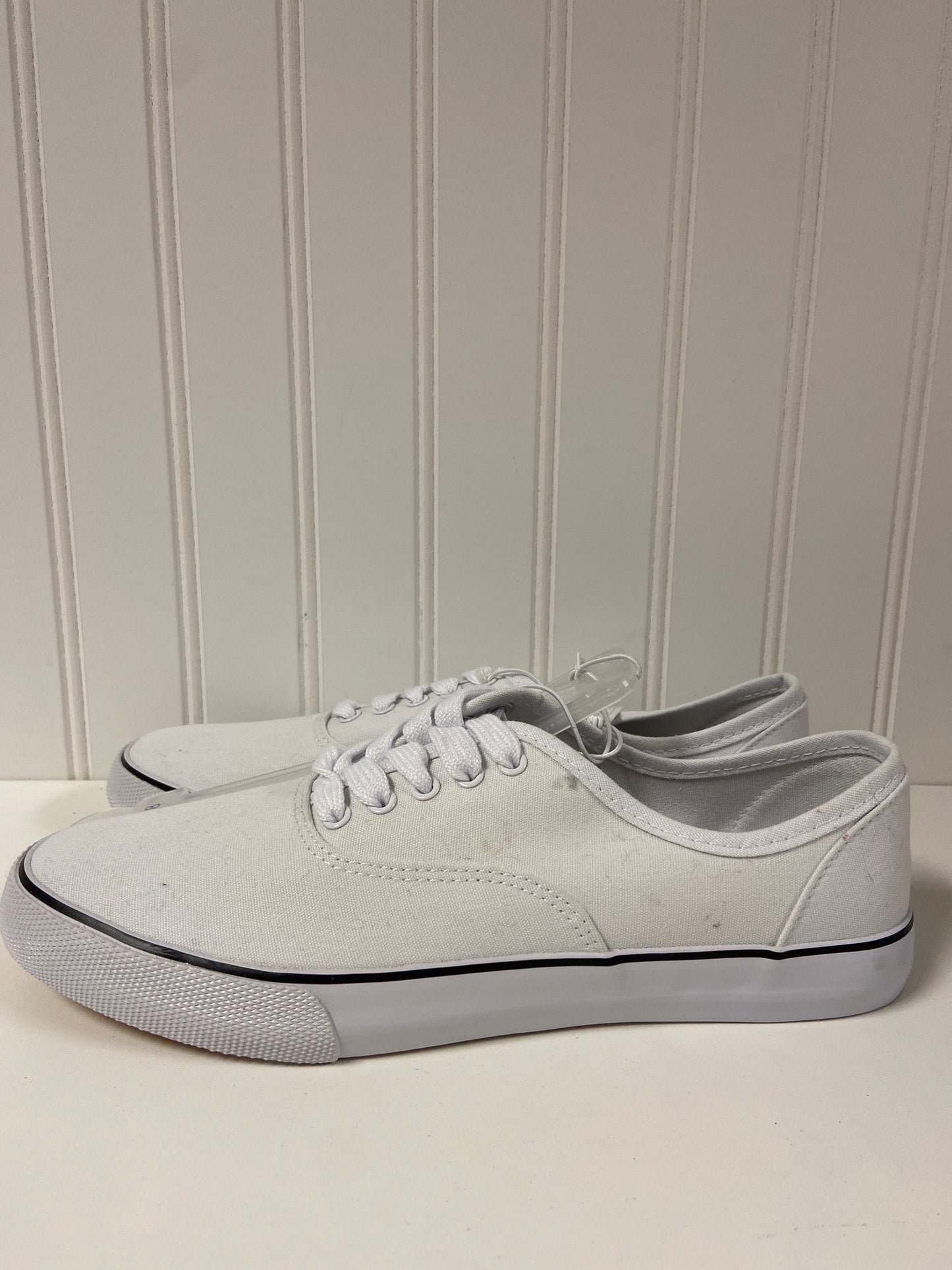 White Shoes Sneakers A New Day, Size 8