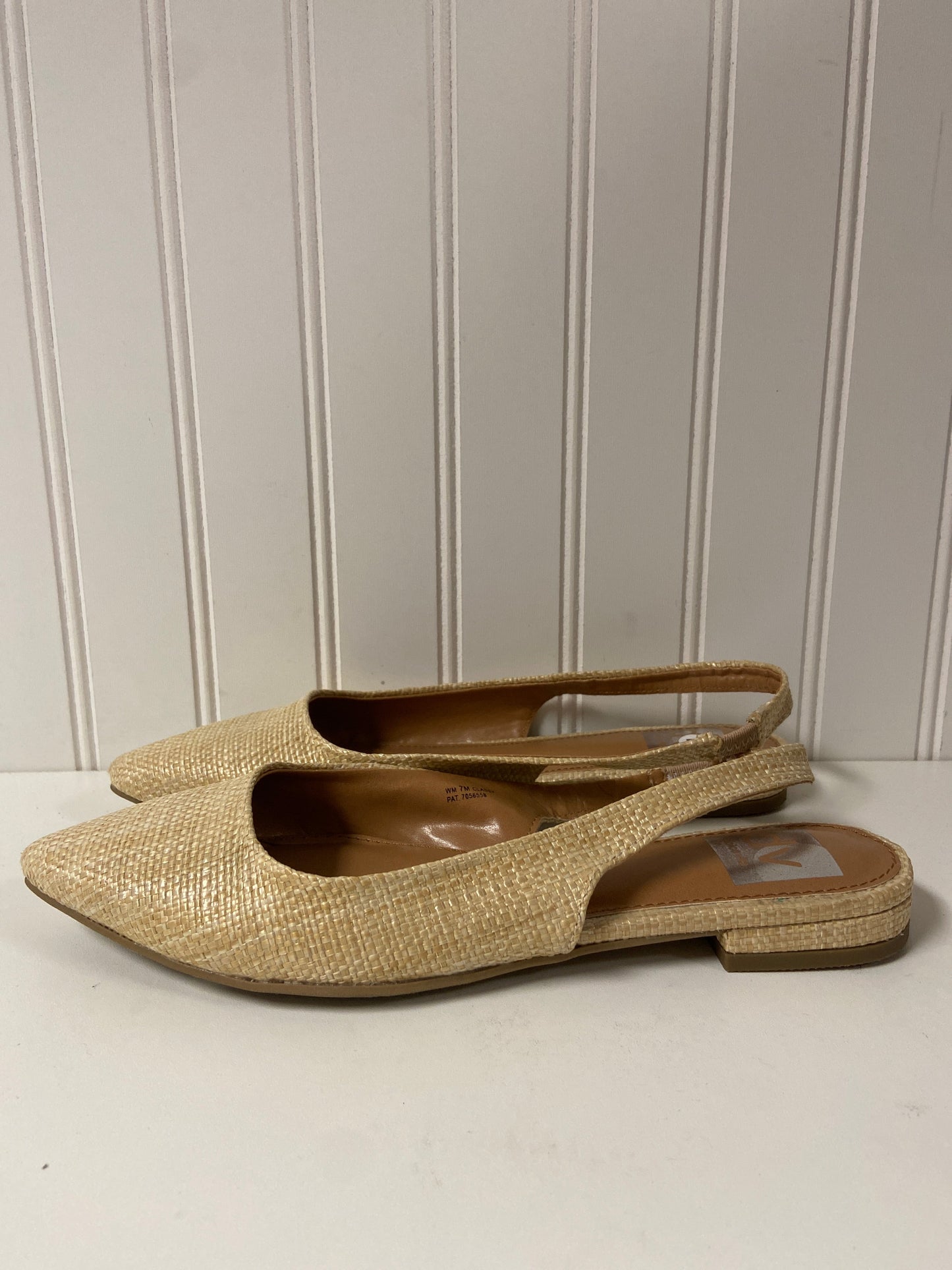 Beige Sandals Flats Dolce Vita, Size 7