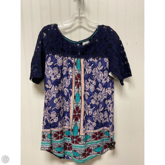 Top Short Sleeve By Akemi And Kin In Navy, Size: M
