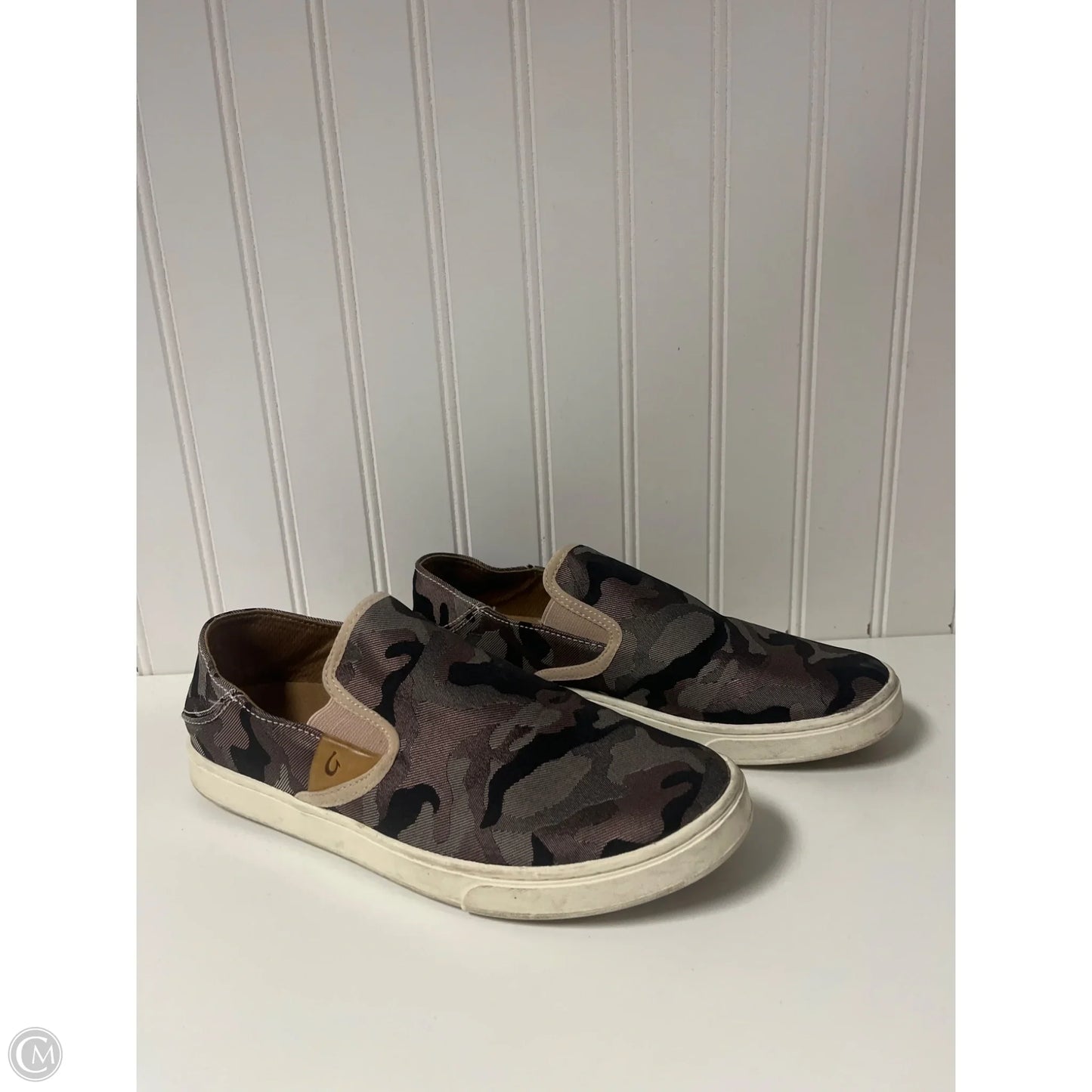 Shoes Athletic By Olukai In Camouflage Print, Size: 8.5