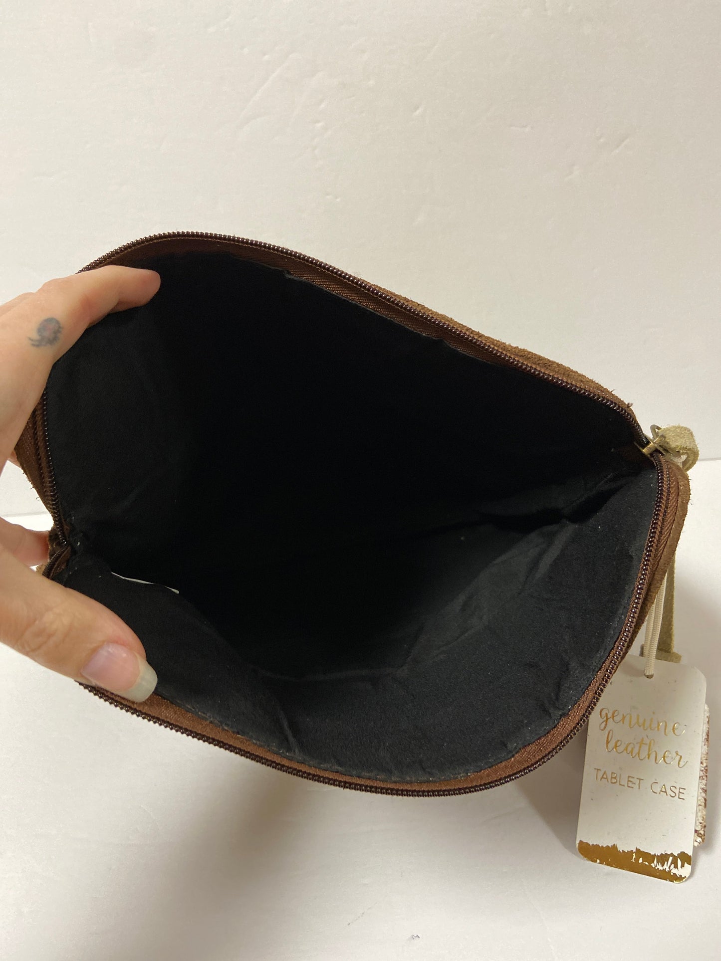 Makeup Bag Leather By Cmc  Size: Medium