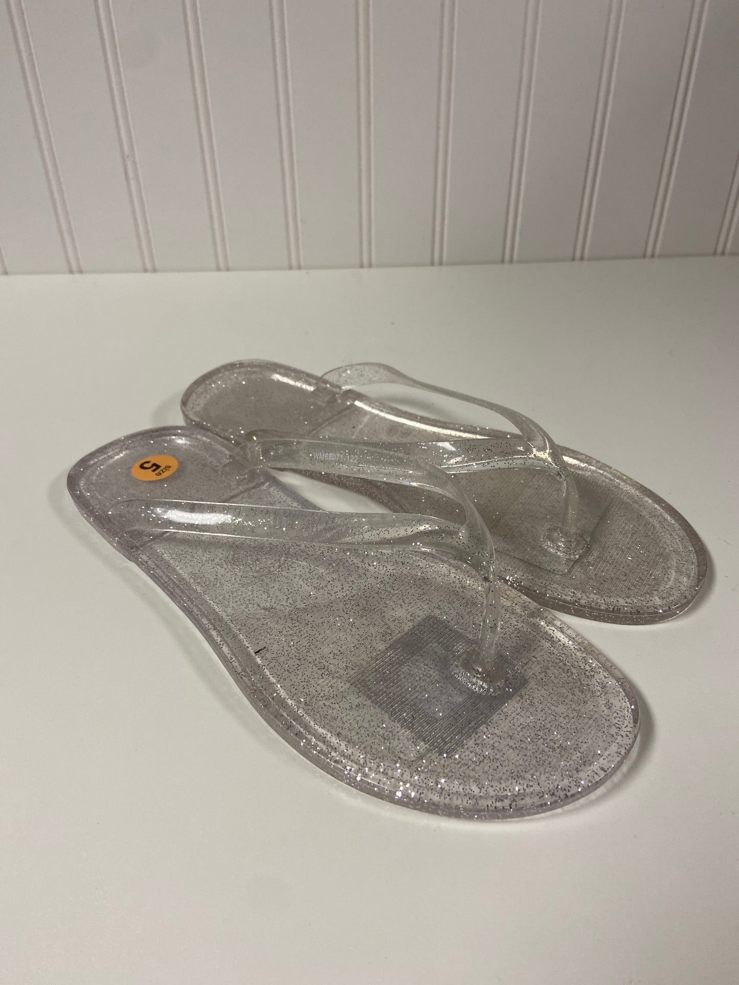 Sandals Flip Flops By Clothes Mentor  Size: 5