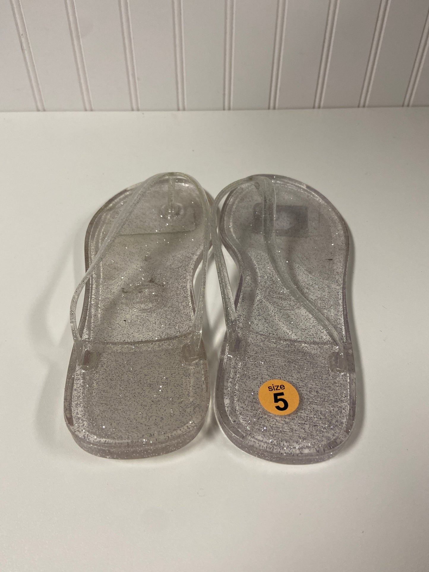 Sandals Flip Flops By Clothes Mentor  Size: 5