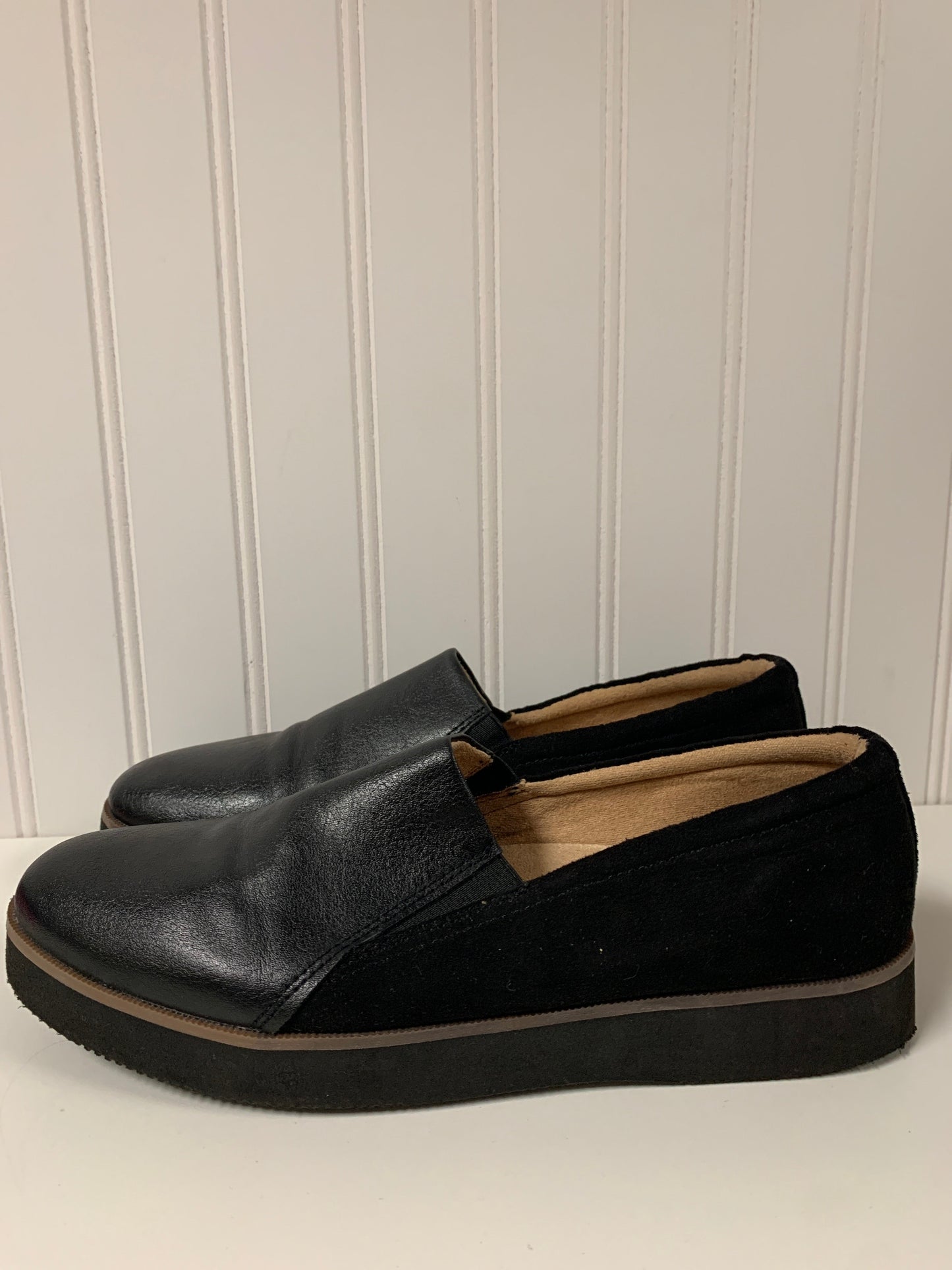 Black Shoes Flats Naturalizer, Size 8.5