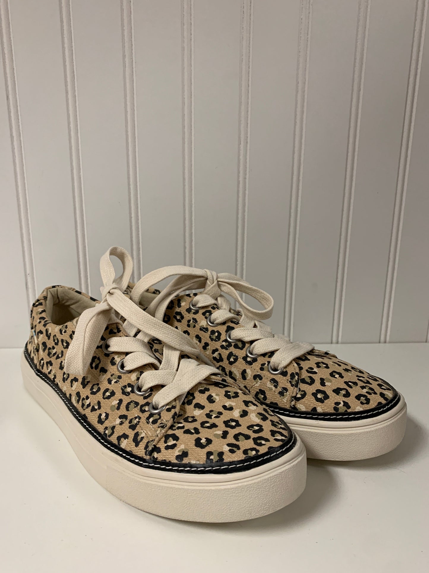 Animal Print Shoes Sneakers Toms, Size 8