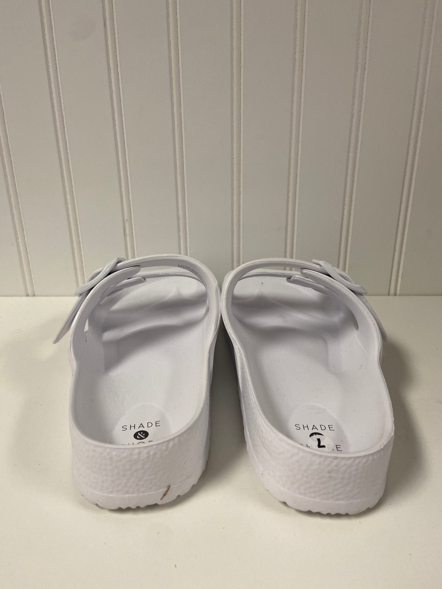White Sandals Flats Shade & Shore, Size 7