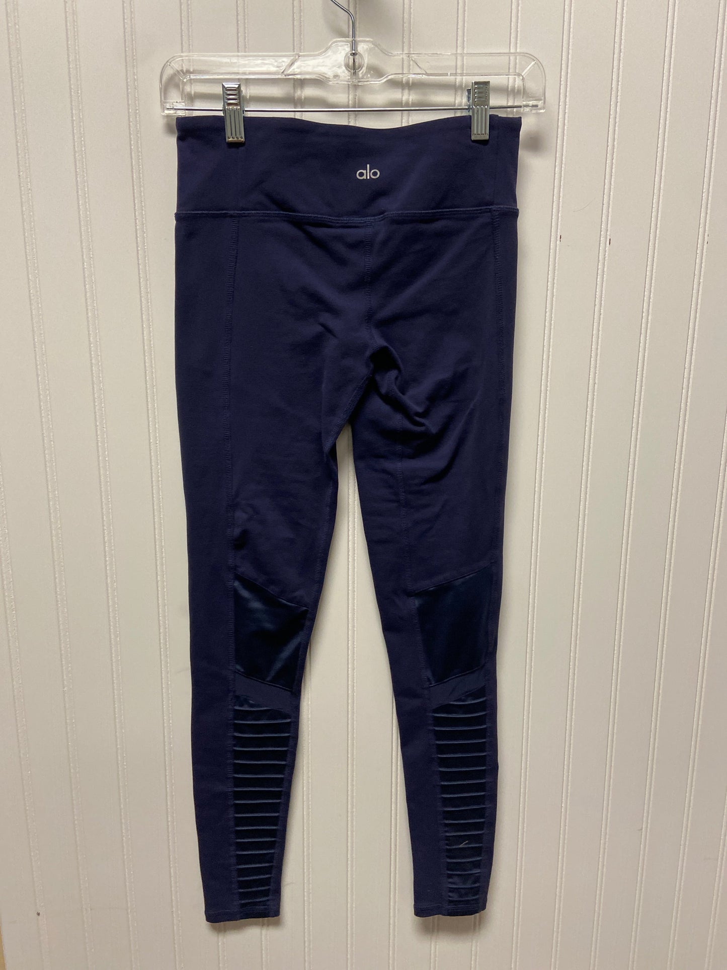 Athletic Leggings By Alo In Navy, Size: Xs