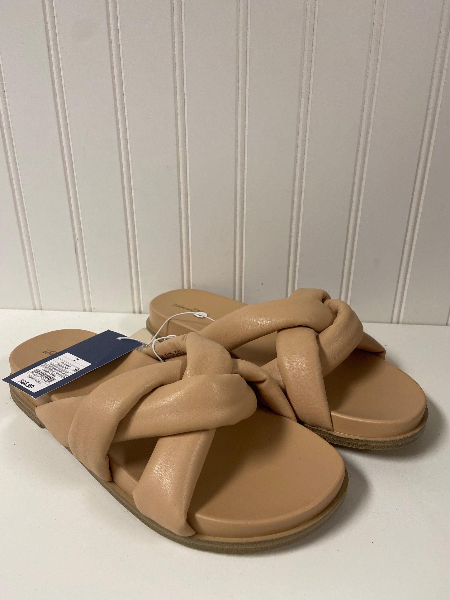Tan Sandals Flats Universal Thread, Size 7