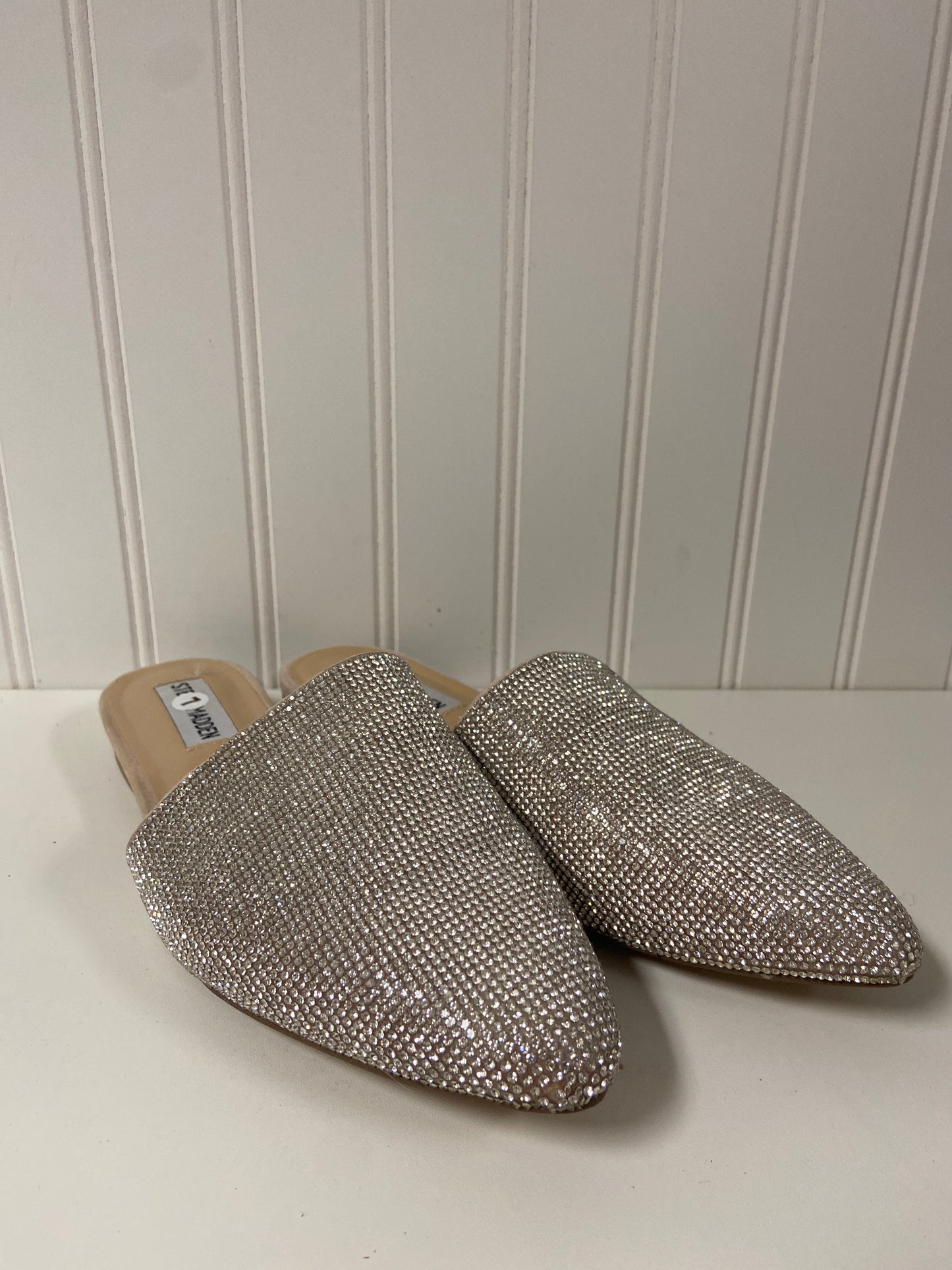 Silver & Tan Shoes Flats Steve Madden, Size 7